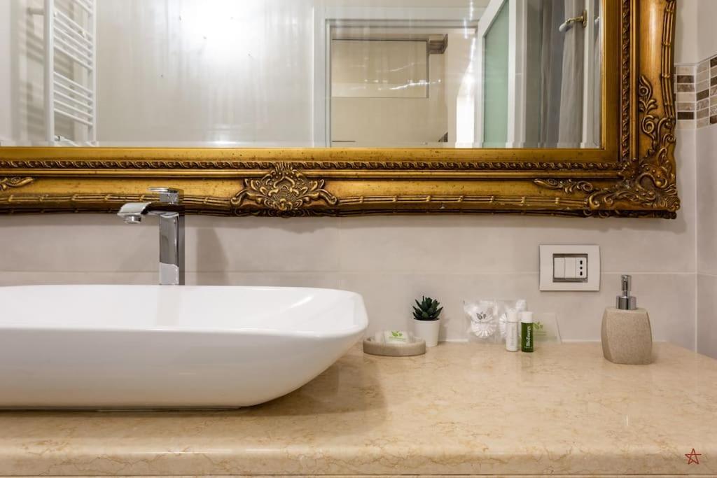 Arena-Center Luxury Apartment เวโรนา ภายนอก รูปภาพ